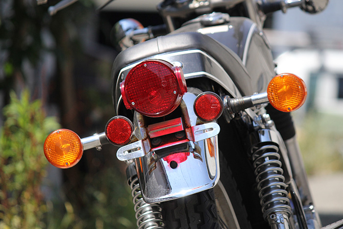 SR400 純正フェンダーセット 丸型テールランプ付き